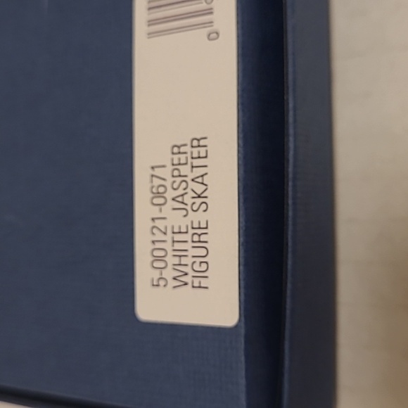 Vintage Wedgwood White Jasper Figure Skater Christmas Ornament in Original Box - Picture 3 of 16